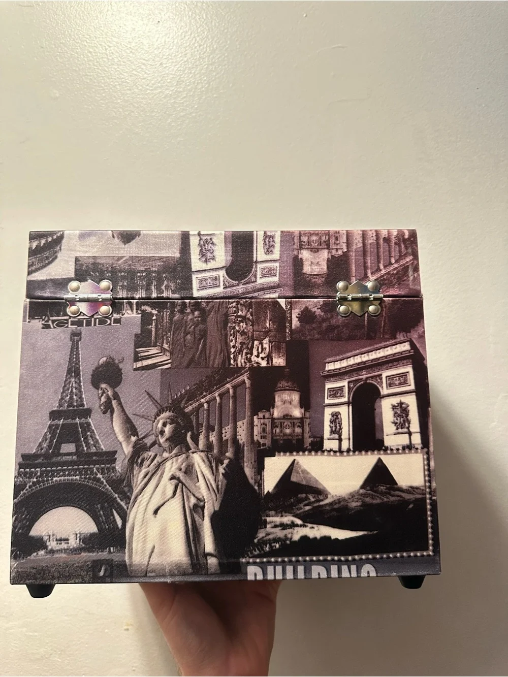Caboodles World Travel Makeup Train Case – Eiffel Tower London Pyramids Y2K